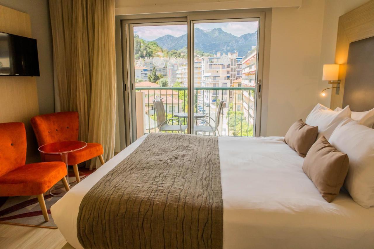 Camera Matrimoniale/Doppia con Letti Singoli con Vista Montagna e Balcone
